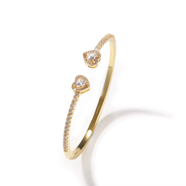 CLASSY HEART BANGLE