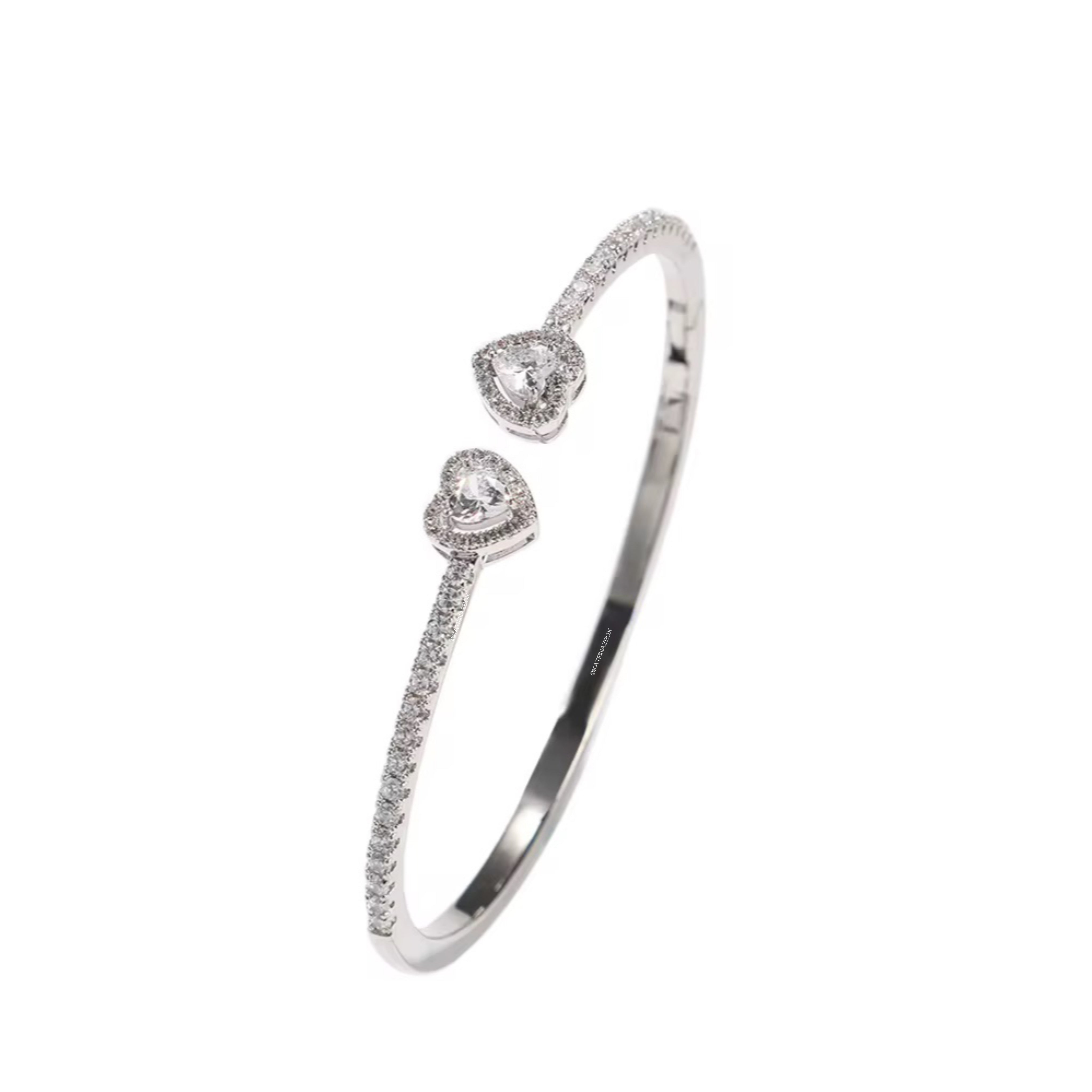 CLASSY HEART BANGLE – Katrinaz Box
