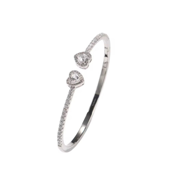 CLASSY HEART BANGLE