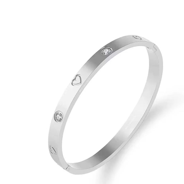 SIGNATURE HEART | BANGLE